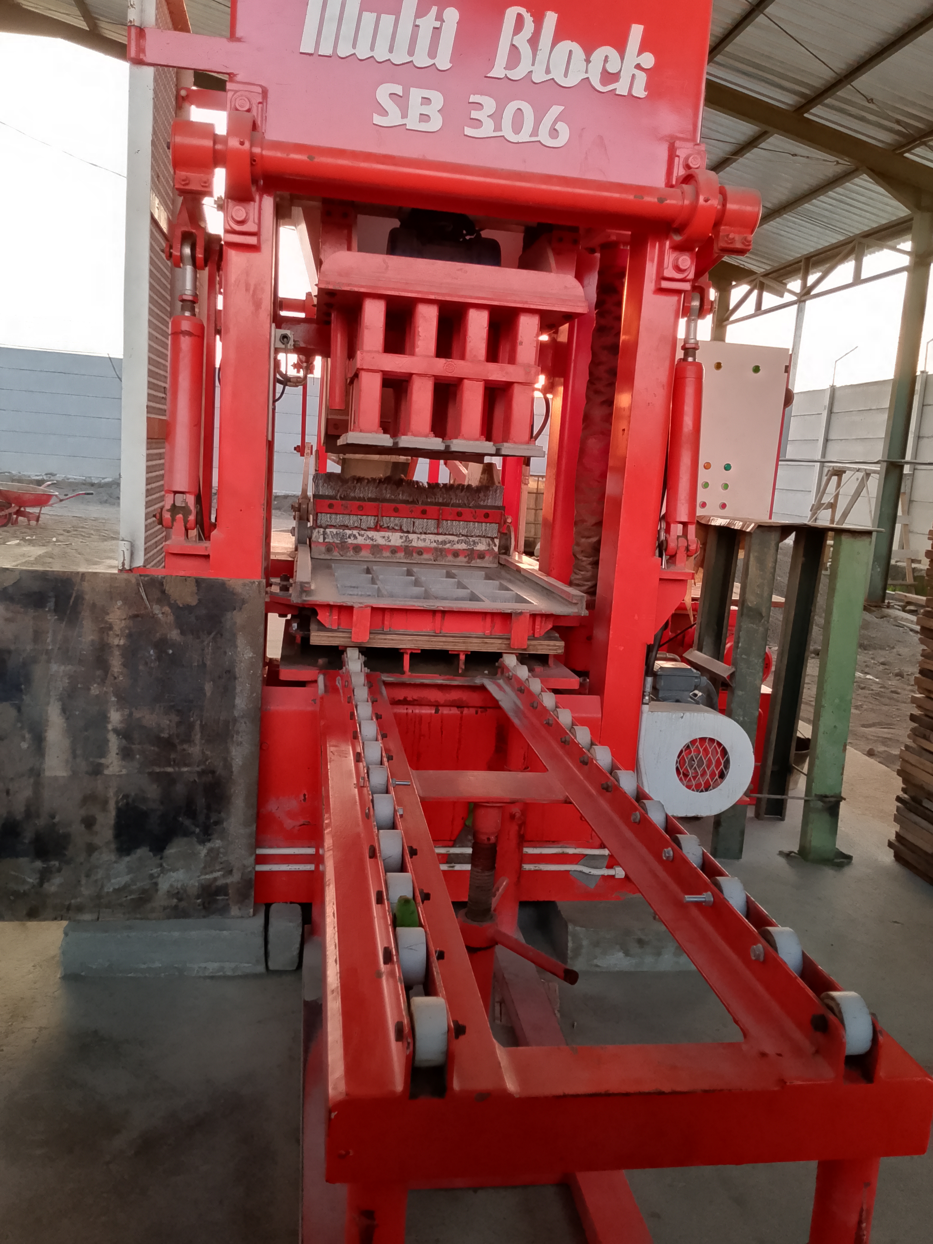 Produksi Batako CV Lintang Suryo